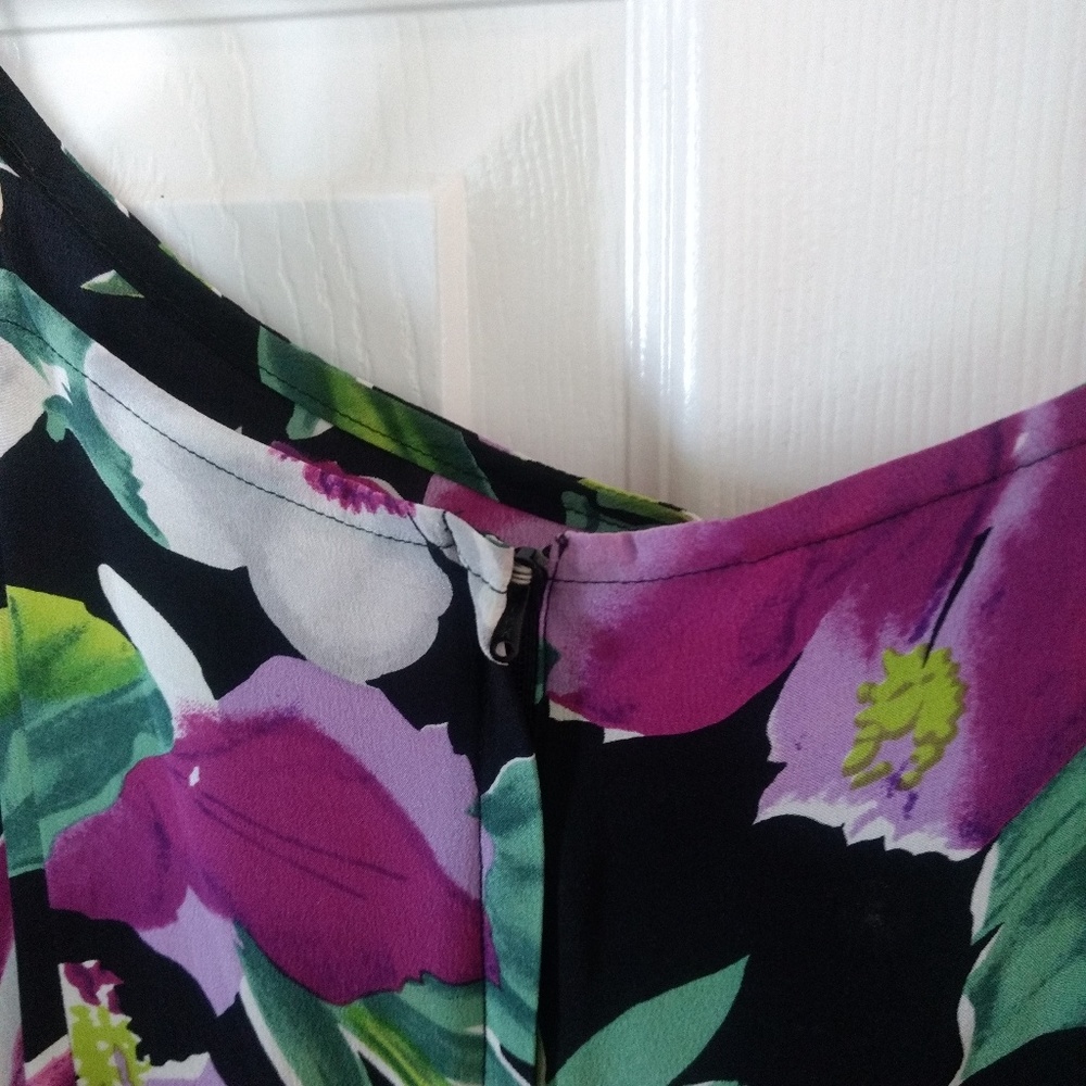 Dress - Picture 2 of 5